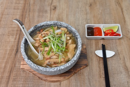 Noodle soup with tofu